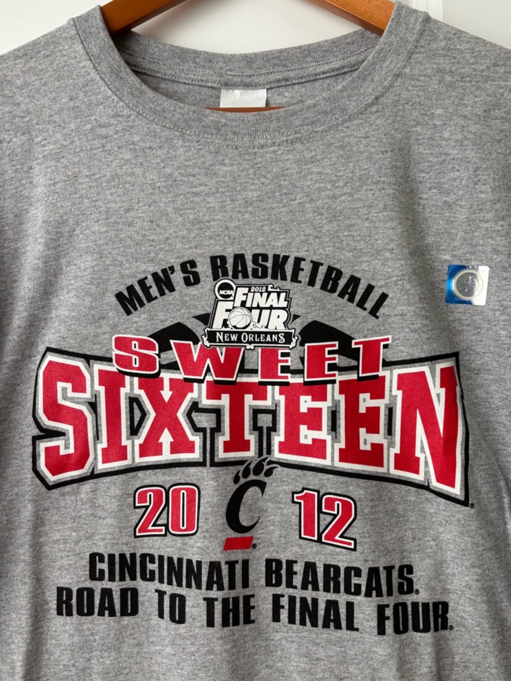 NWT Sweet Sixteen Men’s Basketball SS T-Shirt Cincinnati Bearcats 2012 Gray 2X